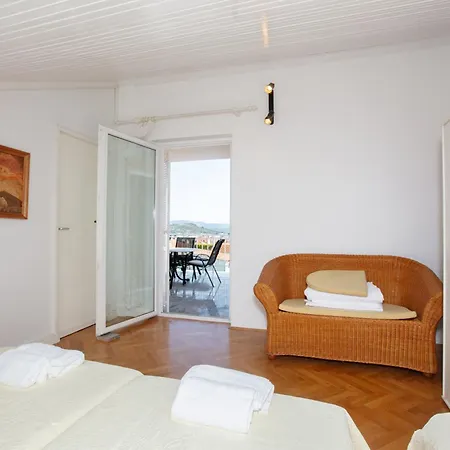Apartamento With A Parking Space - 5114 Murter